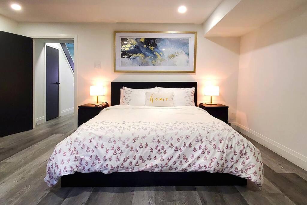 Renovated Guest Suite Near The Lake & High Park In Toronto! エクステリア 写真