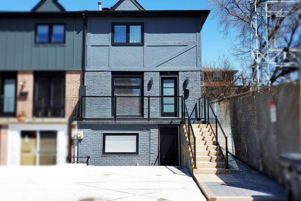 Renovated Guest Suite Near The Lake & High Park In Toronto! エクステリア 写真