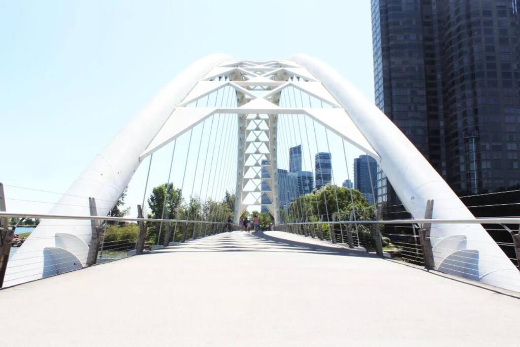 Renovated Guest Suite Near The Lake & High Park In Toronto! エクステリア 写真