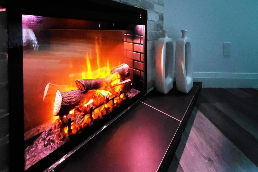 Renovated Guest Suite Near The Lake & High Park In Toronto! エクステリア 写真