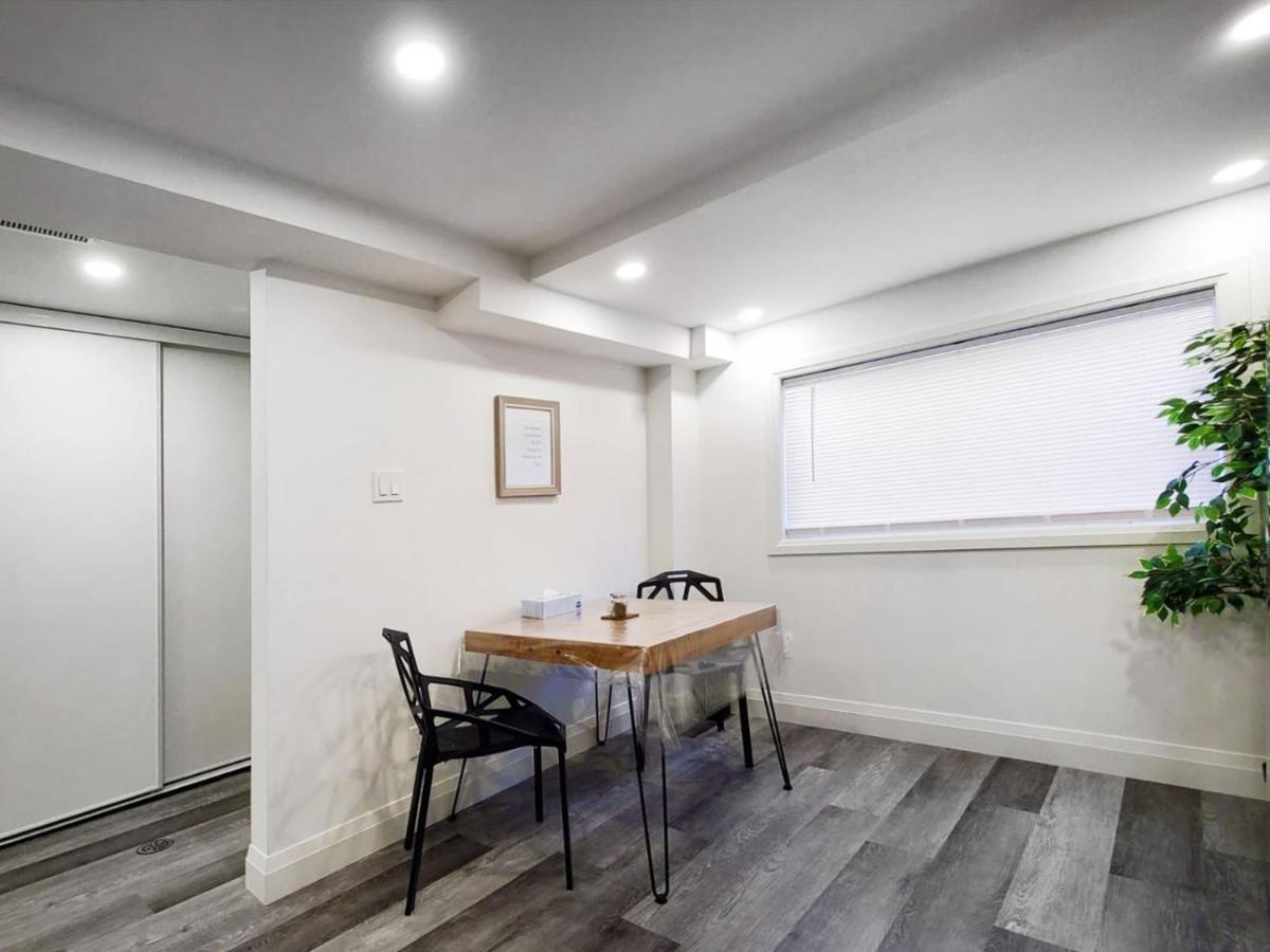 Renovated Guest Suite Near The Lake & High Park In Toronto! エクステリア 写真